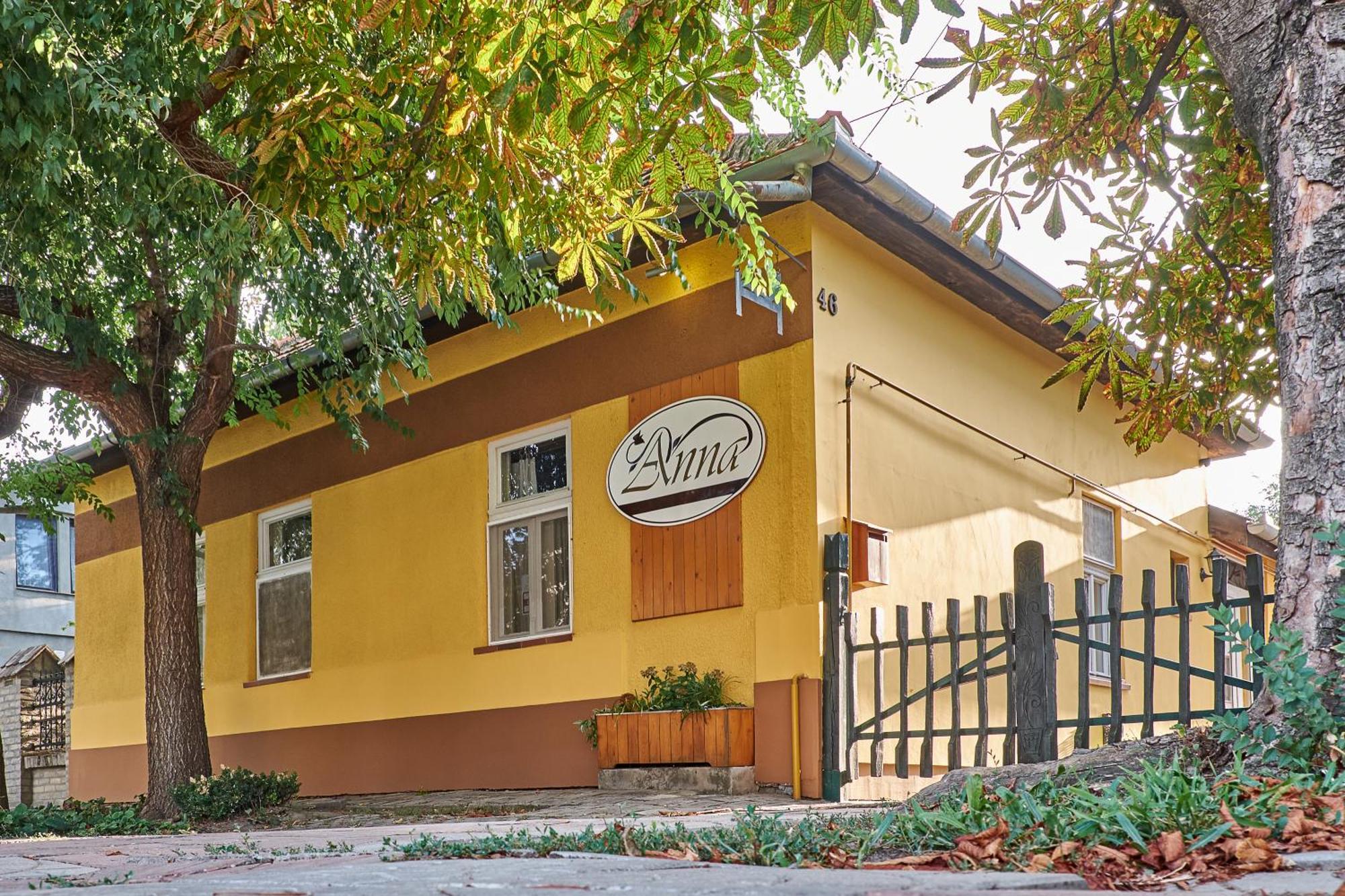 Ana Guesthouse Senta Exterior foto