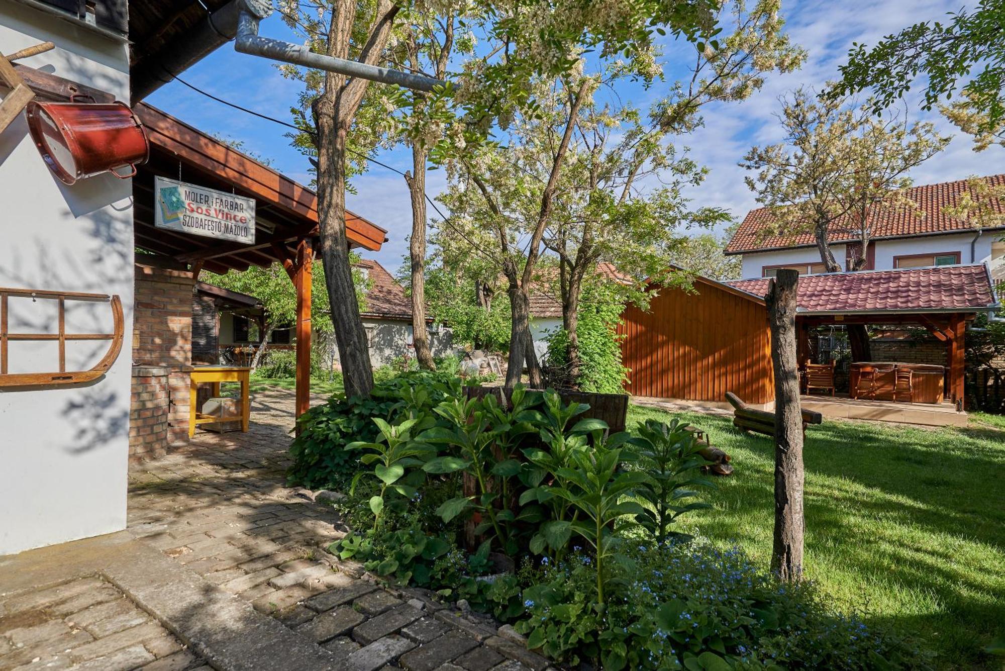 Ana Guesthouse Senta Exterior foto