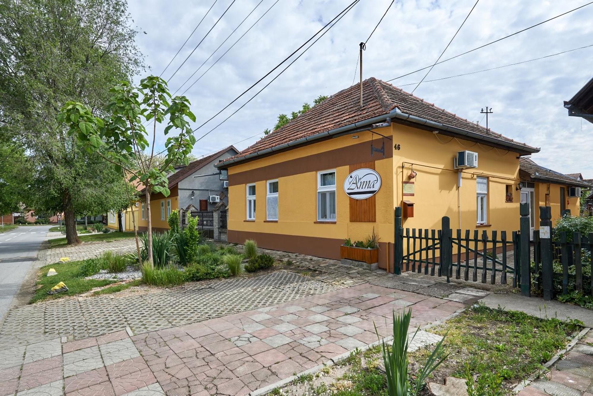 Ana Guesthouse Senta Exterior foto