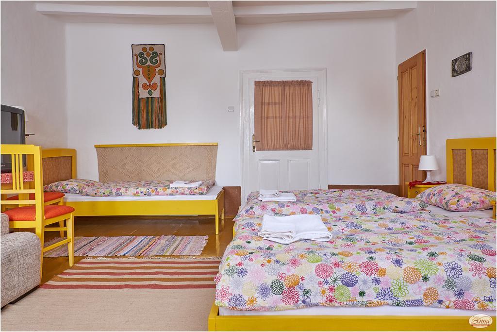 Ana Guesthouse Senta Exterior foto